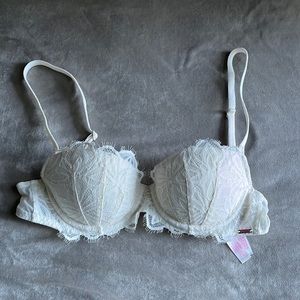 Beautiful Victoria’s Secret push up bra